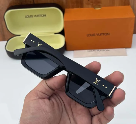 Louis Vuitton LV Clash Round Square sunglasses.