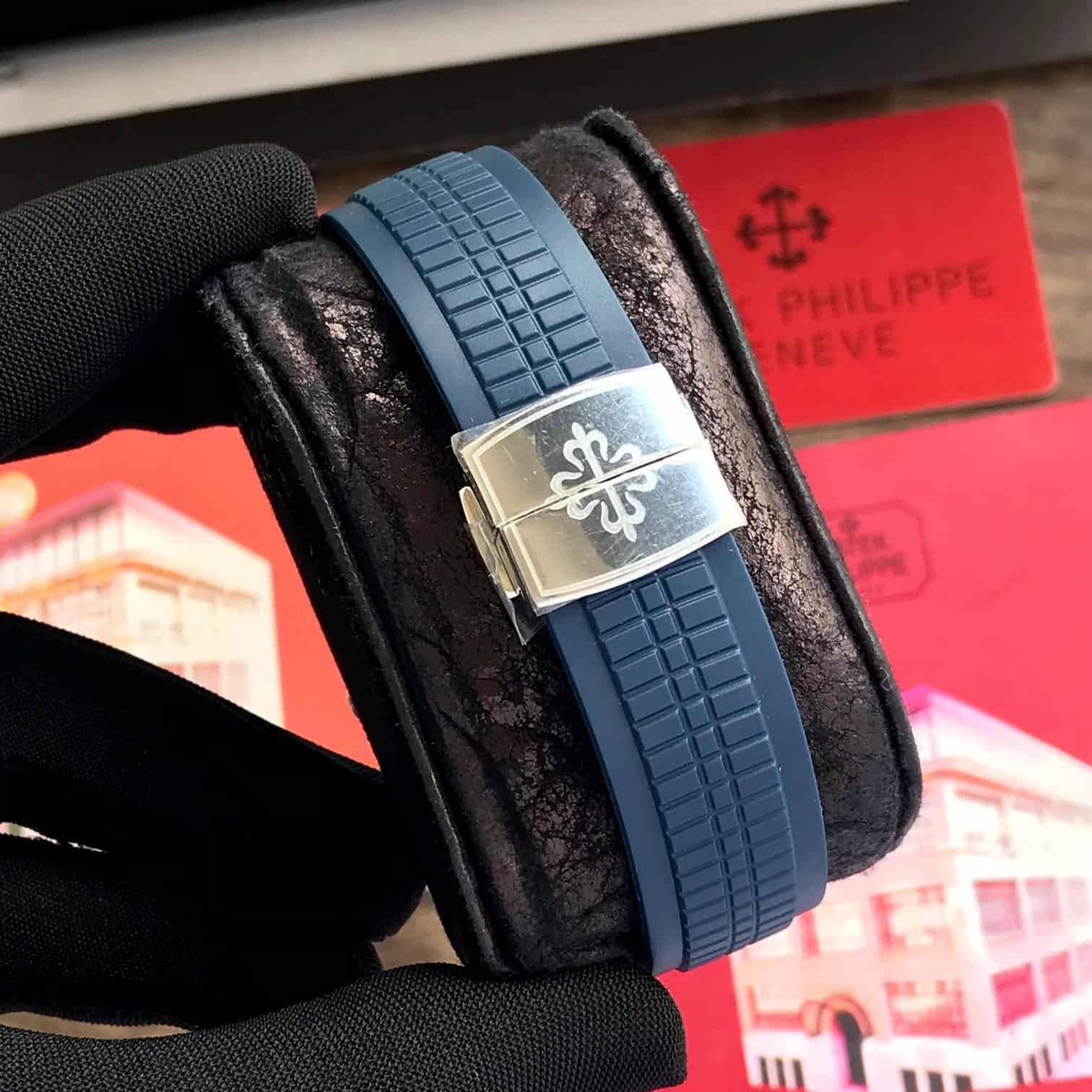 Patek Philippe Aquanaut Blue embossed Dial White gold Watch 5168G-001