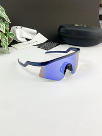 OAKLEY SUNGLASSES WITH ORIGINAL BOX AND KIT
